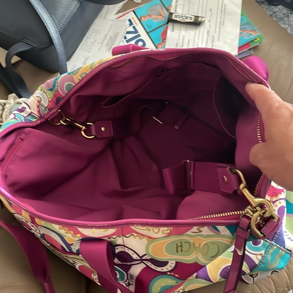 Coach duffle bag multi color. Very nice and clean - Picture 3 of 10